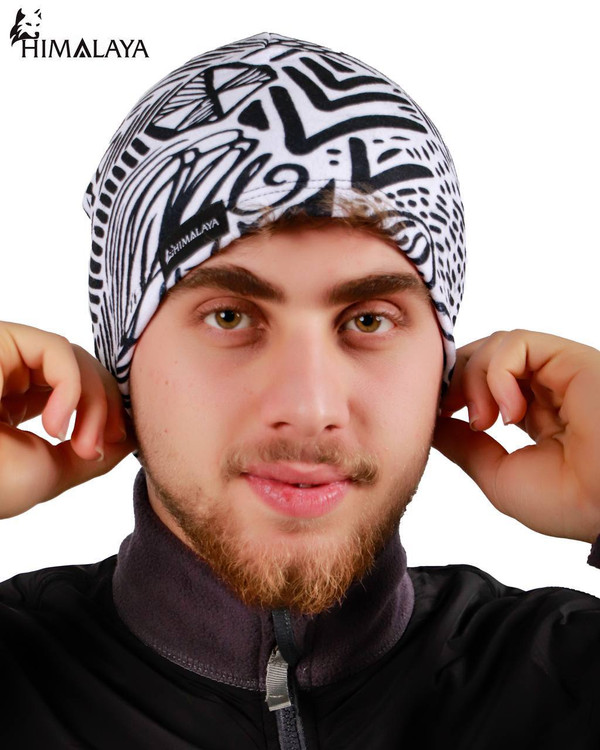 کلاه طرحدار سیاه و سفید